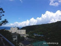 10 07 16 どこか懐かしい 夏の空と夏の雲 白浜海岸 ペンション桜家のブログ 海と空からの贈り物