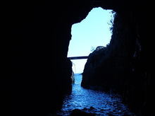 060130cave001