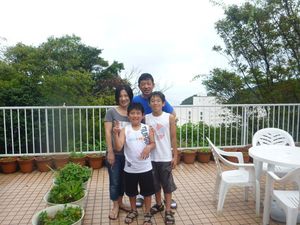 120818family01